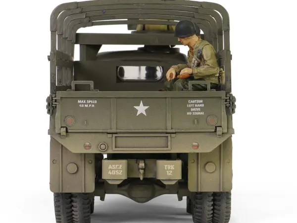 GMC CCKW-353B Cargo Truck "1st Infantry Division Weymouth England World War II" (1945) United States Army with Figures "Armoured Fighting Vehicle" Series 1/32 Diecast Model by Forces of Valor #3