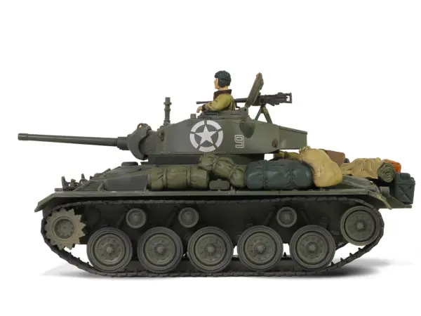 M24 Chaffee Light Tank "8th Armored Division 36th Tank Batallion, Rheinberg Germany World War II" (1945) United States Army "Armoured Fighting Vehicle" Series 1/32 Diecast Model by Forces of Valor #5