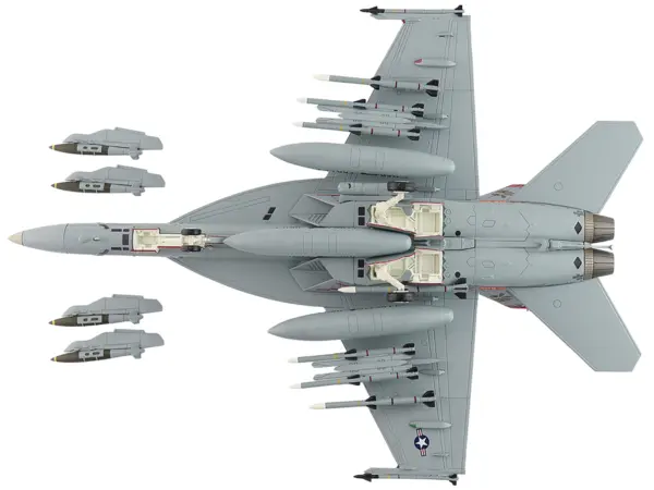 Boeing F/A-18E Super Hornet Fighter Aircraft "168910 Golden Warriors VFA-87 Operation Inherent Resolve" (2017) United States Navy "Air Power Series" 1/72 Diecast Model by Hobby Master #5