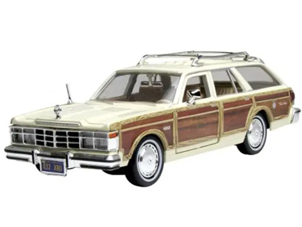 1979 Chrysler Lebaron Town & Country Cream 1/24 Diecast Model Car by Motormax #2