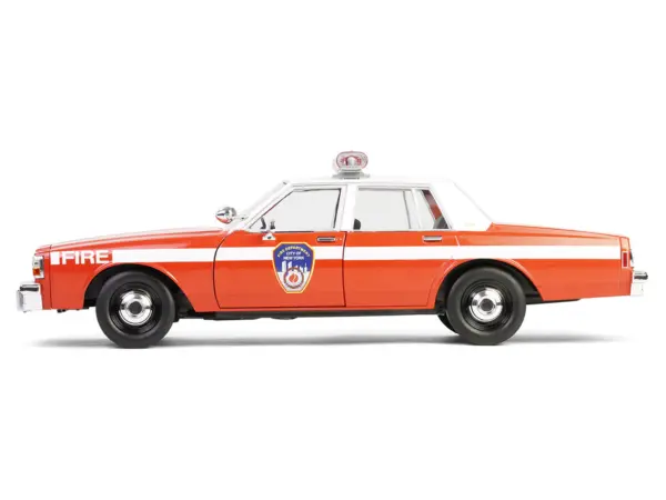 1987 Chevrolet Caprice 9C1 "FDNY (The Official Fire Department City of New York)" Red with White Top and Stripes "Artisan Collection" 1/18 Diecast Model Car by Greenlight #3