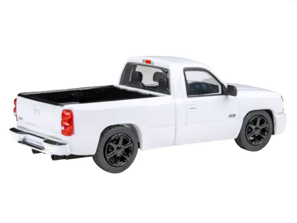 2006 Chevrolet Silverado 'Cateye' Pickup Truck Summit White 1/64 Diecast Model Car by Paragon Models #3