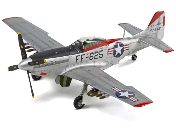 Level 2 Model Kit North American F-51D Mustang Fighter Aircraft with 3 Scheme Options 1/48 Plastic Model Kit by Airfix #2