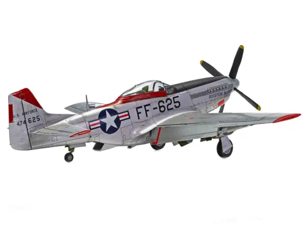 Level 2 Model Kit North American F-51D Mustang Fighter Aircraft with 3 Scheme Options 1/48 Plastic Model Kit by Airfix #3