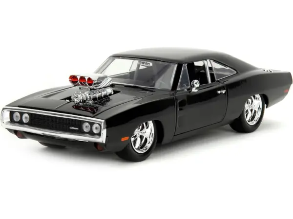 Dodge Charger R/T Black with Dom Diecast Figure "Fast & Furious" (2009) Movie "Hollywood Rides" Series 1/24 Diecast Model Car by Jada #3
