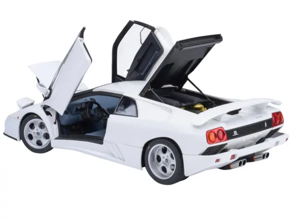 Lamborghini Diablo SE30 Jota Impact White 1/18 Model Car by Autoart #2