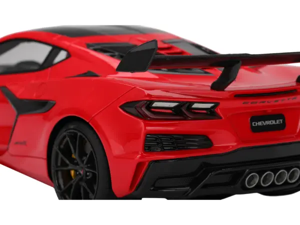 Chevrolet Corvette ZR1 Torch Red with Carbon Top 1/18 Model Car by Top Speed #4