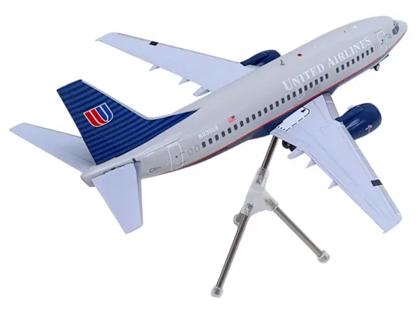 Boeing 737-500 Commercial Aircraft "United Airlines - Classic 737 Series" (N936UA) Gray with Blue Tail "Gemini 200" Series 1/200 Diecast Model Airplane by GeminiJets #3