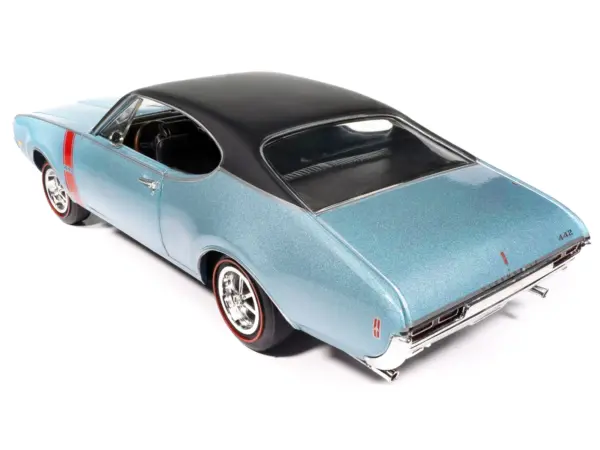 1968 Oldsmobile 442 W30 Holiday Coupe Teal Frost Metallic with Red Stripes and Black Vinyl Top "Hemmings Motor News July 2023 Cover Car" "American Muscle" Series 1/18 Diecast Model Car by Auto World #5