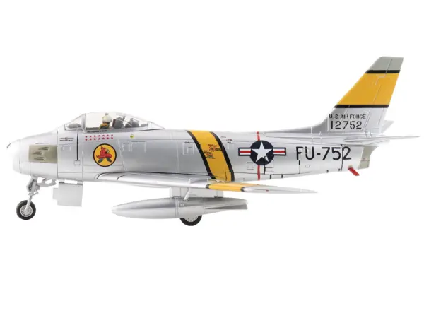 North American F-86E Sabre Fighter Aircraft "51-2752 Colonel George Andrew Davis Jr. 4th FIG 334th FIS" (1952) United States Air Force "Air Power Series" 1/72 Diecast Model by Hobby Master #2