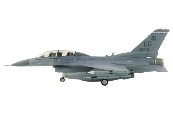 Lockheed F-16D Fighting Falcon Fighter Aircraft "85-1572 Edwards Air Force Base" (2024) United States Air Force "Air Power Series" 1/72 Diecast Model by Hobby Master #2
