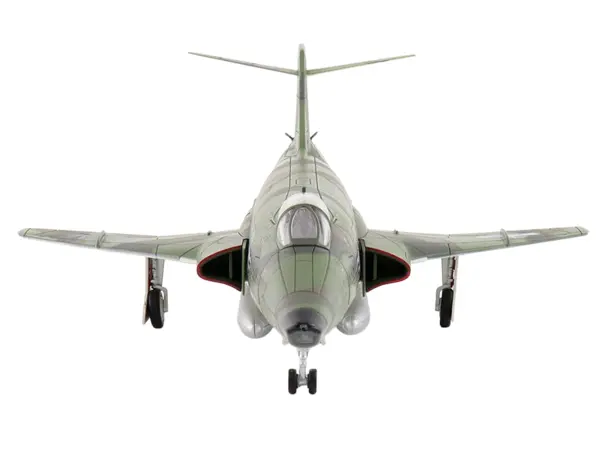 McDonnell RF-101A Voodoo Fighter Aircraft "54-1512 363rd Tactical Reconnaissance Wing Udorn Royal Thai Air Force Base" (1965) United States Air Force "Air Power Series" 1/72 Diecast Model by Hobby Master #3