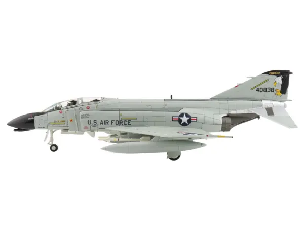 McDonnell Douglas F-4C Phantom II Fighter-Bomber Aircraft "40838 114th Tactical Fighter Training Squadron Oregon Air National Guard" (1980) United States Air Force "Air Power Series" 1/72 Diecast Model by Hobby Master #2