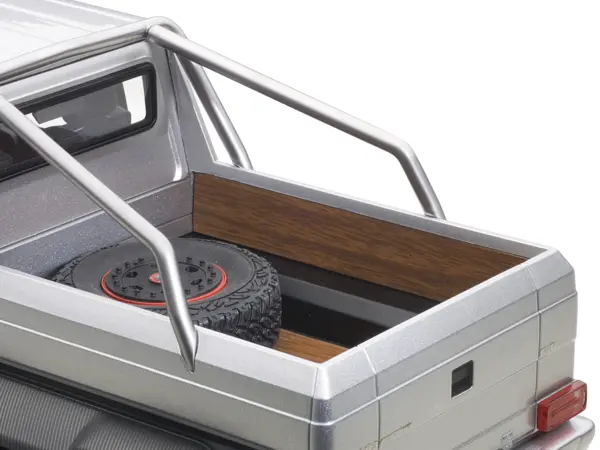 Mercedes G63 AMG 6X6 Silver 1/18 Model Car by Autoart #4