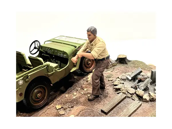 "4X4 Mechanic" Figure 3 for 1/18 Scale Models by American Diorama #2