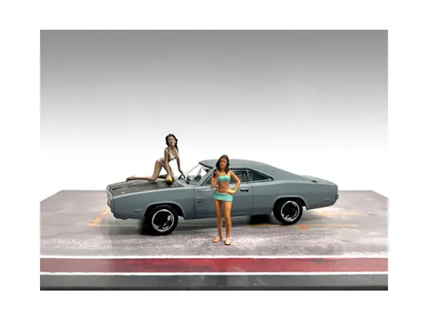 "Car Wash Girls" Set 1 Dorothy and Barbara 2 Piece Figure for 1/43 Scale Models by American Diorama #1