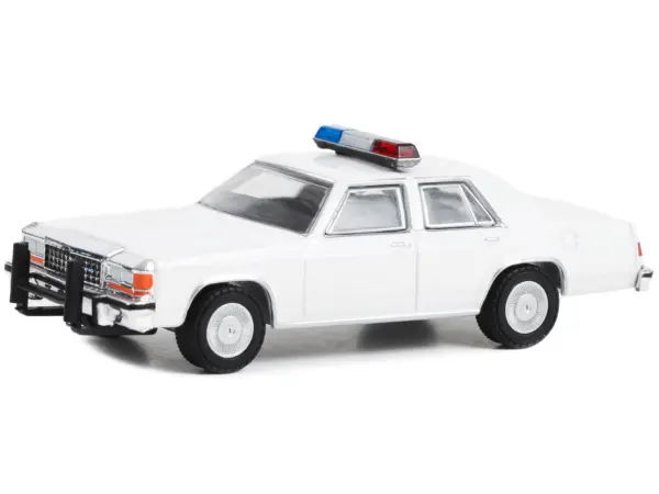 1980-1991 Ford LTD Crown Victoria Police White with Light Bar "Hot Pursuit" "Hobby Exclusive" Series 1/64 Diecast Model Car by Greenlight #3