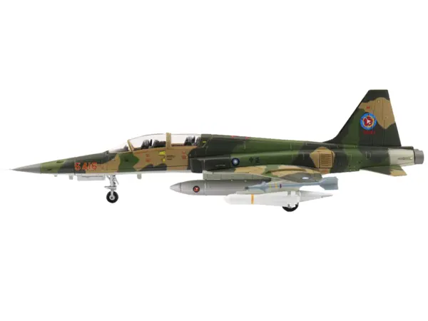 Northrop F-5F Tiger II Aircraft "46th Aggressor Squadron 7th Flight Training Wing" Republic of China Air Force "Air Power Series" 1/72 Diecast Model by Hobby Master #2