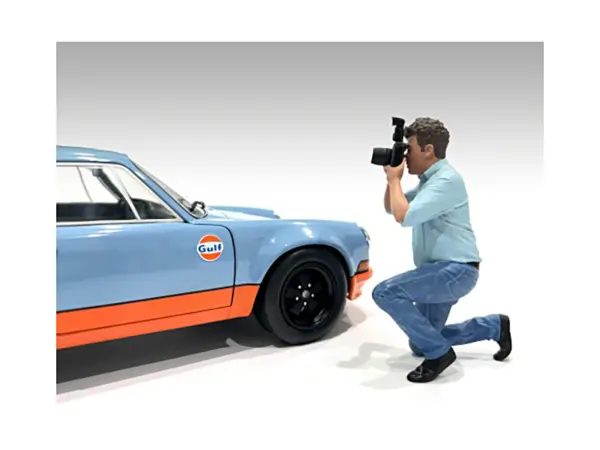 "Photographers" Figure #3 for 1/18 Scale Models by American Diorama #3