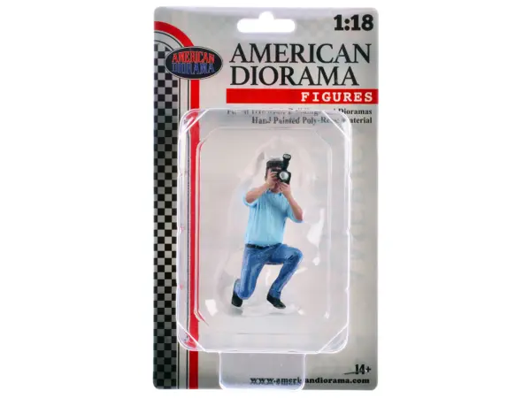 "Photographers" Figure #3 for 1/18 Scale Models by American Diorama #4