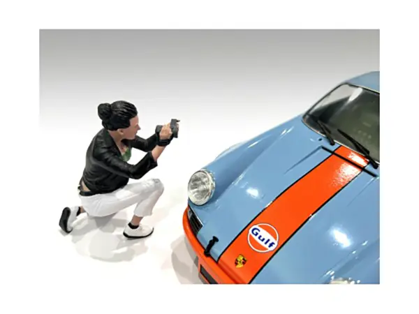 "Photographers" Figure #5 for 1/18 Scale Models by American Diorama #2