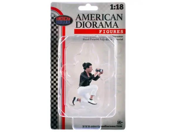 "Photographers" Figure #5 for 1/18 Scale Models by American Diorama #4