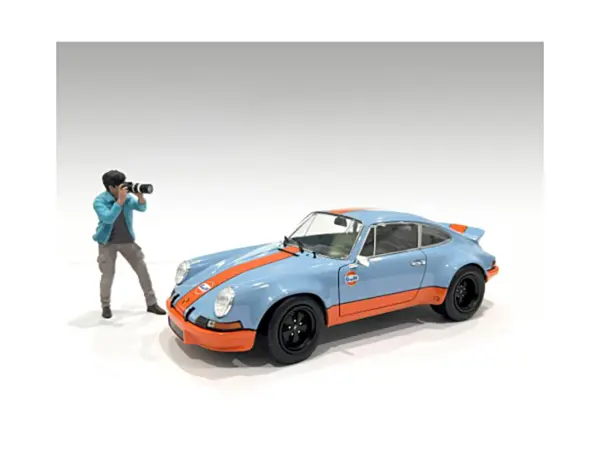 "Photographers" Figure #1 for 1/24 Scale Models by American Diorama #1
