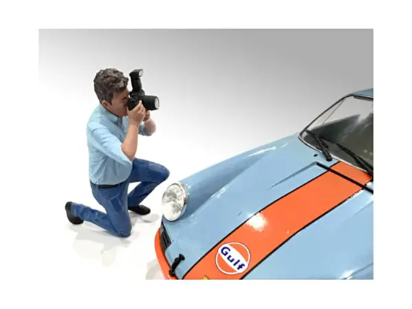 "Photographers" Figure #3 for 1/24 Scale Models by American Diorama #2