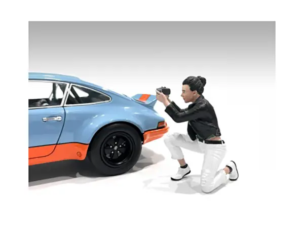 "Photographers" Figure #5 for 1/24 Scale Models by American Diorama #2