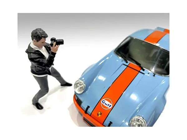 "Photographers" Figure #6 for 1/24 Scale Models by American Diorama #2