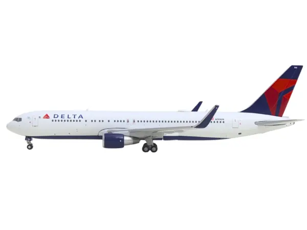 Boeing 767-300ER Commercial Aircraft "Delta Air Lines" (N199DN) White with Red and Blue Tail 1/400 Diecast Model by GeminiJets #2