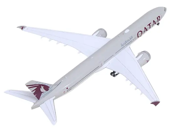 Boeing 777-9 Commercial Aircraft "Qatar Airways" (A7-BKA) Gray with Dark Red Tail Graphics 1/400 Diecast Model GeminiJets #3
