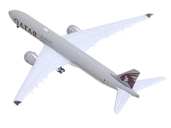 Boeing 777-9 Commercial Aircraft "Qatar Airways" (A7-BKA) Gray with Dark Red Tail Graphics 1/400 Diecast Model GeminiJets #4