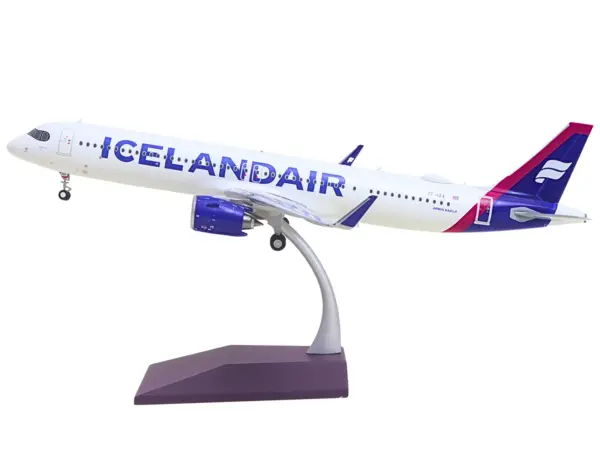 Airbus A321neo Commercial Aircraft "Icelandair" (TF-IAA) White with Blue and Pink Tail "Gemini 200" Series 1/200 Diecast Model by GeminiJets #2