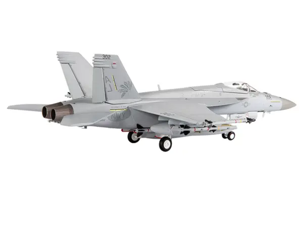 Boeing F/A-18E Super Hornet Aircraft "VFA-87 Golden Warriors USS George H. W. Bush" (2017) United States Navy 1/72 Diecast Model by JC Wings #3