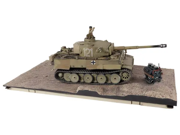 German Sd.Kfz.181 PzKpfw VI Tiger Ausf. E Heavy Tank #121 "Tiger Initial Production Model" "Schwere Panzerabteilung 501 North African Front Tunisia" (1943) "Engine Plus" 1/32 Diecast Model by Metal Proud #3