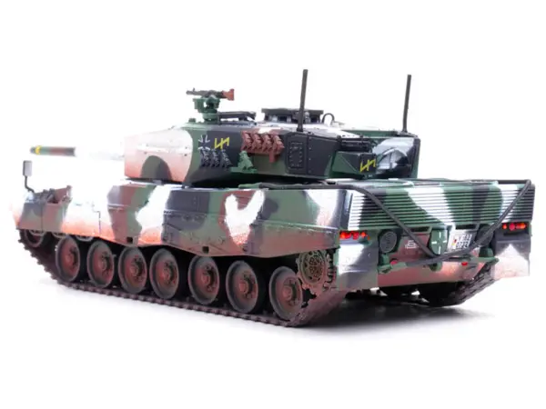 Leopard 2A4 Main Battle Tank with Snorkel "Winter Camouflage" German Army "Armor Premium" Series 1/72 Diecast Model by Panzerkampf #4