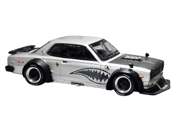 Skyline GT-R V8 Drift "Hakosuka" RHD (Right Hand Drive) Silver Metallic with Carbon Hood and Shark Mouth Graphics "Enigma Exclusive Edition" 1/64 Diecast Model Car by Pop Race #2