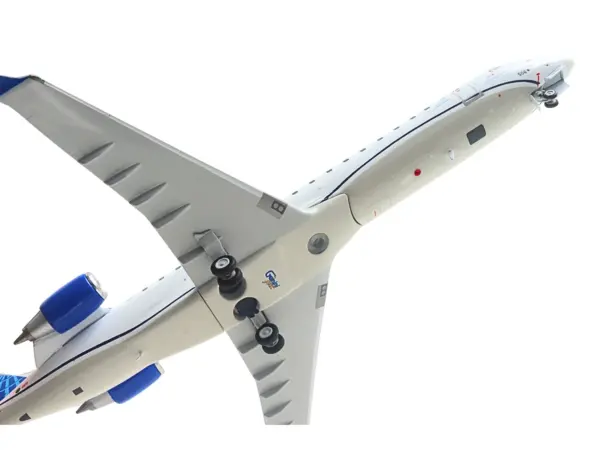 Bombardier CRJ550 Commercial Aircraft "United Express" (N506GJ) White with Blue Tail "Gemini 200" Series 1/200 Diecast Model Airplane by GeminiJets #3