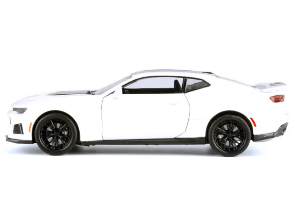 2017 Chevrolet Camaro ZL1 White 1/24 Diecast Model Car by Motormax #2