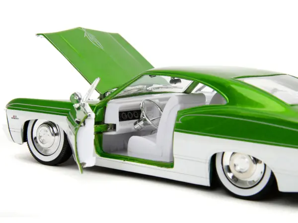 1967 Chevrolet Impala SS Green Metallic and White with White Interior "Bigtime Muscle" Series 1/24 Diecast Model Car by Jada #3