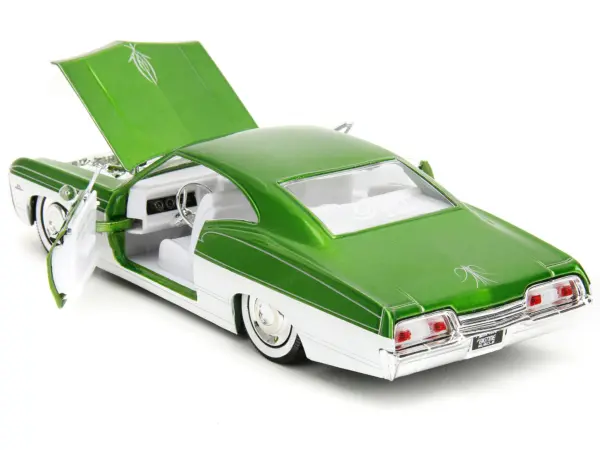 1967 Chevrolet Impala SS Green Metallic and White with White Interior "Bigtime Muscle" Series 1/24 Diecast Model Car by Jada #4