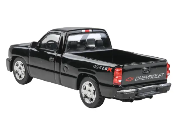 2006 Chevrolet Silverado 454 LSX Pickup Truck Onyx Black 1/64 Diecast Model Car by Paragon Models #2