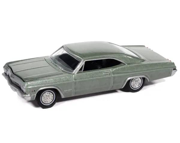 1965 Chevrolet Impala SS 396 Willow Green Metallic "Vintage Muscle" Series 1/64 Diecast Model Car by Auto World #3