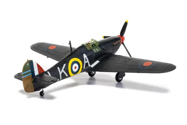 Hawker Hurricane Mk.I Fighter Aircraft "Sqn Ldr. Ian Richard 'Widge' Gleed No.87 Sqn Colerne" (1941) British Royal Air Force "The Aviation Archive" Series 1/72 Diecast Model by Corgi #2