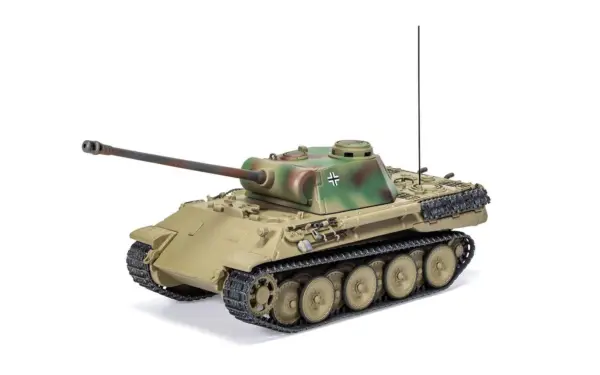 Panzerkampfwagen V Panther (Ausf D) Tank "Training Unit Bamberg North Bavaria Defence of the Reich" (1945) German Army "Military Legends" Series 1/50 Diecast Model by Corgi #2