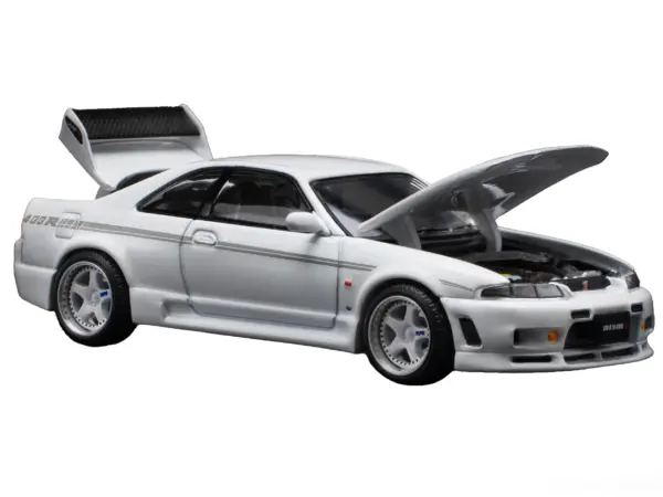 GTR Nismo 400R RHD (Right Hand Drive) White 1/64 Diecast Model Car by Pop Race #3