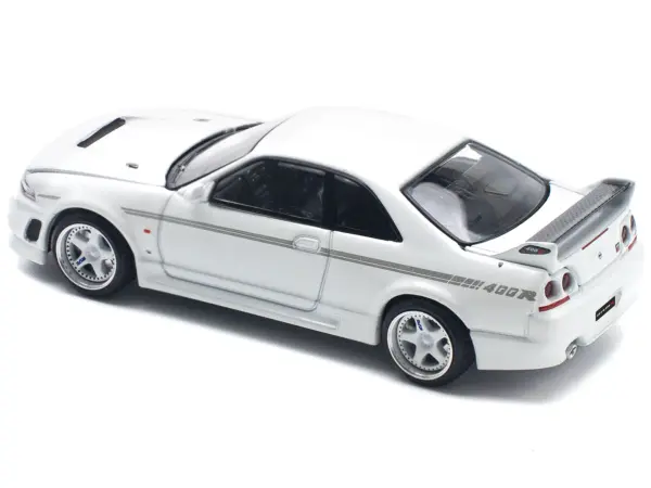 GTR Nismo 400R RHD (Right Hand Drive) White 1/64 Diecast Model Car by Pop Race #4