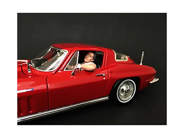 Hitchhiker 2 piece Figurine Set (Green Shirt) for 1/24 Scale Models by American Diorama #3