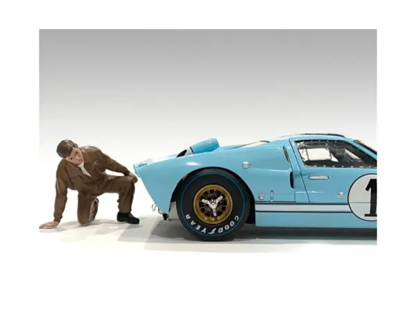 "Race Day 1" Figurine IV for 1/18 Scale Models by American Diorama #1